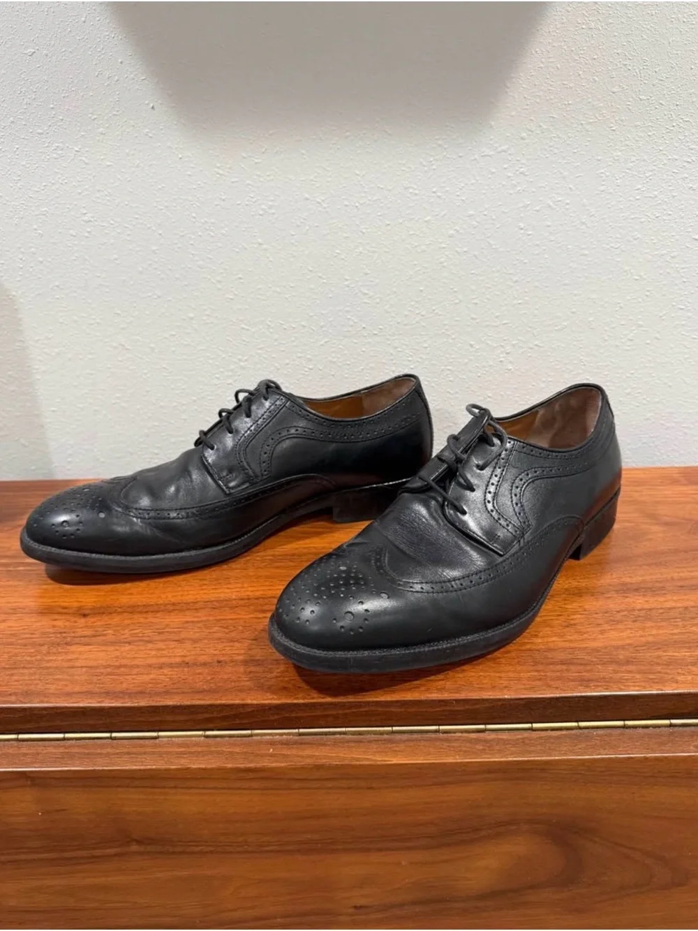 Johnston & Murphy Black Leather Wingtip Derby Shoes